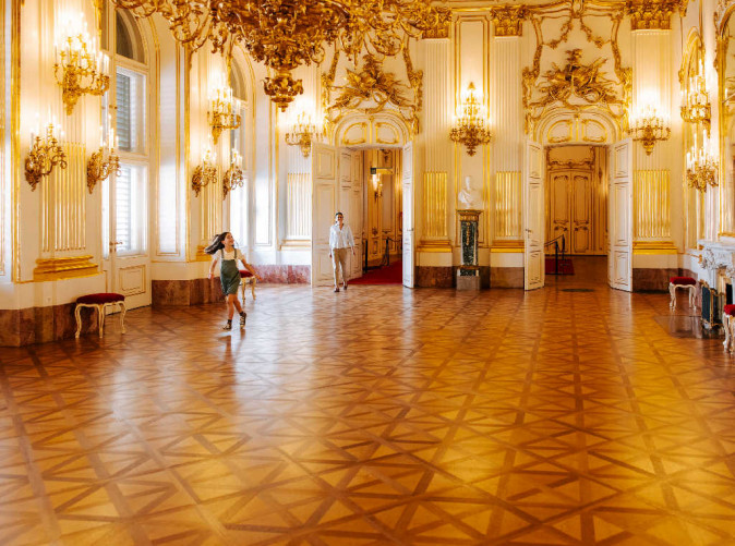 0012_Schoene Aussichten Touristik_00000118794_Maerchenhaftes-Schloss-Schoenbrunn_Oesterreich-Werbung_Paul-Bauer